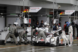 #18 Porsche Team Porsche 919 Hybrid: Romain Dumas, Neel Jani, Marc Lieb