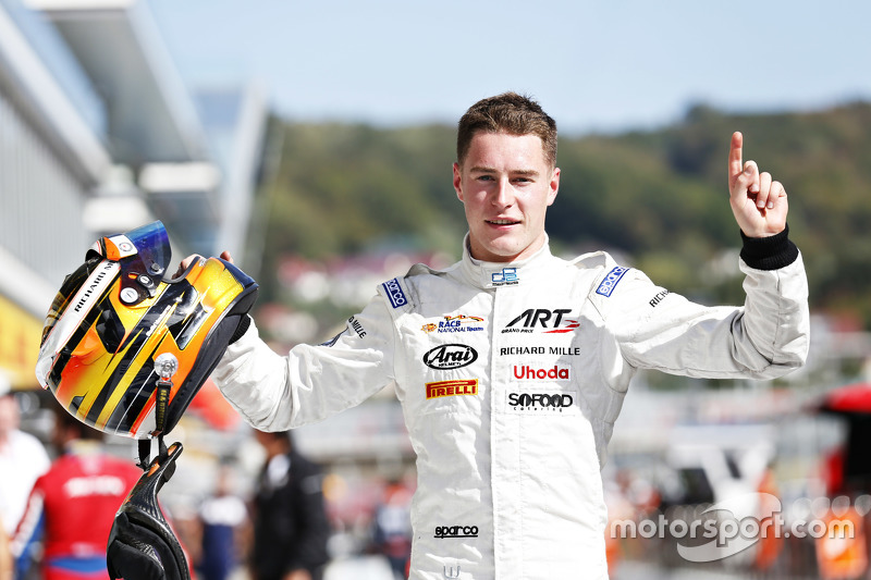 2015 campeón Stoffel Vandoorne, ART Grand Prix