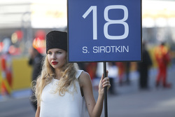 Grid girl for Sergey Sirotkin, Rapax