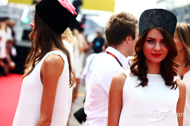 Grid girls on the drivers parade