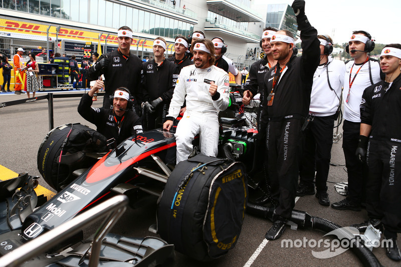 Fernando Alonso, McLaren MP4-30 fête son 250e GP sur la grille