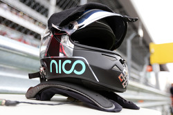Le casque de Nico Rosberg, Mercedes AMG F1 sur la grille
