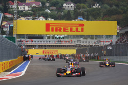 Daniel Ricciardo, Red Bull Racing RB11 on the formation lap
