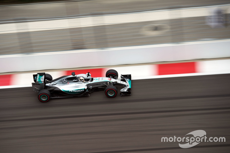 2015: Льюис Хэмилтон, Mercedes F1 W06 Hybrid