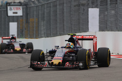 Carlos Sainz Jr., Scuderia Toro Rosso STR10