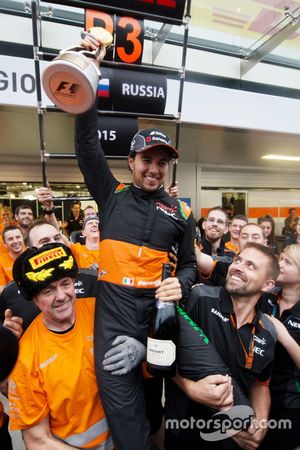 Sahara Force India F1 Takımı,  Sergio Perez'in üçüncülüğünü kutluyor