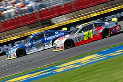 Dale Earnhardt Jr., Hendrick Motorsports Chevrolet; Jeff Gordon, Hendrick Motorsports Chevrolet