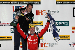Gordon Shedden, Honda Yuasa Racing Honda Civic Type R celebrating winning the 2015 British Touring Car Championship