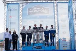 Il podio: I vincitori Kajetan Kajetanowicz e Jarek Baran, al secondo posto Craig Breen e Martin Scot