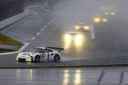 #91 Porsche Team Manthey Porsche 911 RSR: Richard Lietz, Michael Christensen