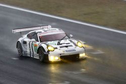 #92 Porsche Team Manthey Porsche 911 RSR : Frédéric Makowiecki, Patrick Pilet