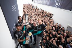 Lewis Hamilton, Nico Rosberg, Toto Wolff and company celebrate the 2015 Constructors Title