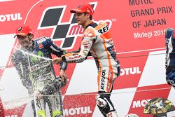 Ganador de la carrera Dani Pedrosa, Repsol Honda Team y el segundo lugar Valentino Rossi, Yamaha Fac