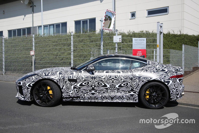 Jaguar F-Type SVR