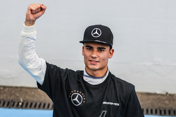 Le Champion DTM 2015 Pascal Wehrlein, HWA AG Mercedes-AMG C63 DTM
