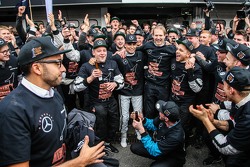 Le Champion DTM 2015 Pascal Wehrlein, HWA AG Mercedes-AMG C63 DTM