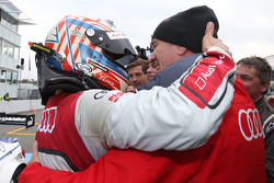 Победитель гонки - Тимо Шайдер, Audi Sport Team Phoenix Audi RS 5 DTM и доктор Вольфганг Ульрих, гла