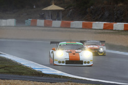 #86 Gulf Racing UK Porsche 911 RSR: Michael Wainwright, Adam Carroll, Phil Keen