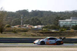 #86 Gulf Racing UK Porsche 911 RSR: Michael Wainwright, Adam Carroll, Phil Keen