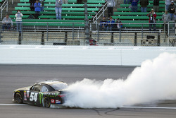 Ganador de la carrera Kyle Busch, Joe Gibbs Racing Toyota