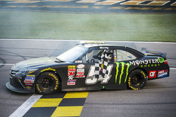 Ganador de la carrera Kyle Busch, Joe Gibbs Racing Toyota