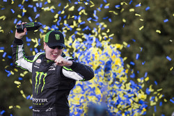 Ganador de la carrera Kyle Busch, Joe Gibbs Racing Toyota