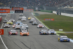 Старт: Гэри Паффет, ART Grand Prix Mercedes-AMG C63 DTM лидирует