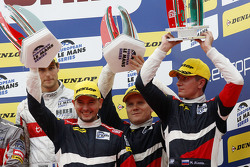 Podium: tercer lugar, Mikhail Aleshin, Kiriil Ladygin, Victor Shaitar, SMP Racing