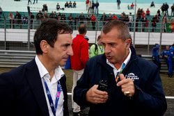 Pierre Fillon, president of the ACO bersama Yannick Dalmas