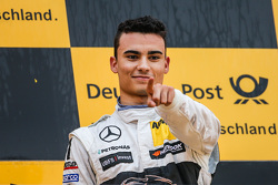 Podium du championnat : Pascal Wehrlein, HWA AG Mercedes-AMG C63 DTM