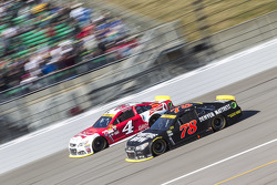 Kevin Harvick, Stewart-Haas Racing Chevrolet and Martin Truex Jr., Furniture Row Racing Chevrolet