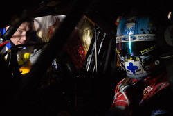 Hinter den Kulissen mit Mark Winterbottom und Chaz Mostert, Prodrive Racing Australia Ford
