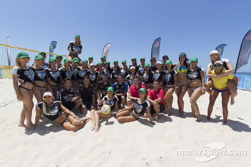 Drivers with the Miss V8 Supercars girls