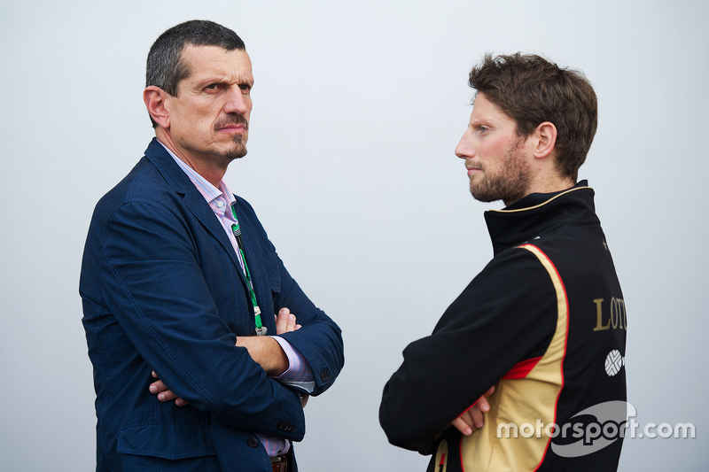 (Soldan sağa): Guenther Steiner, Haas F1 Takım Patronu ile Romain Grosjean, Lotus F1 Takımı
