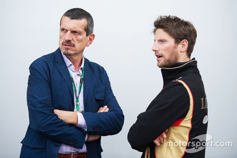 Guenther Steiner, Haas F1 Team Principal avec Romain Grosjean, Lotus F1 Team