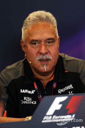 Доктор Виджей Малья, владалец Sahara Force India F1 на пресс-конференции FIA