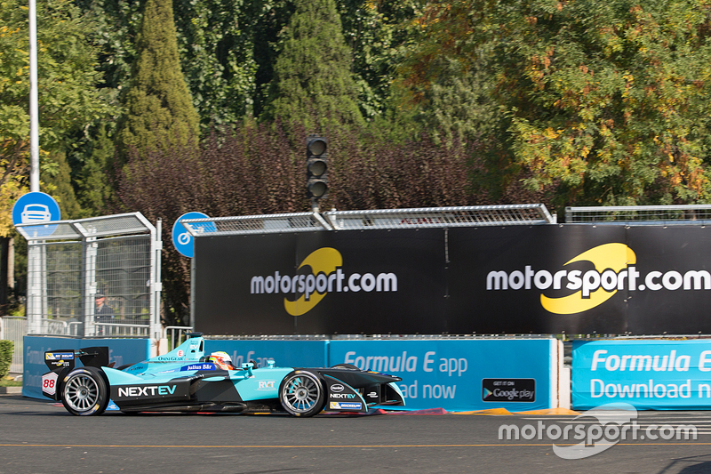 Oliver Turvey, NEXTEV TCR Formula E Team, mit Motorsport.com-Logo