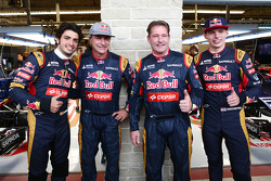 (Soldan sağa): Carlos Sainz Jr., (Scuderia Toro Rosso) ve babası Carlos Sainz, Jos Verstappen ve oğl