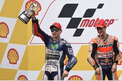 Podium: winnaar Dani Pedrosa, Repsol Honda Team en tweede plaats Jorge Lorenzo, Yamaha Factory Racin