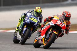 Marc Marquez, Repsol Honda Team; Valentino Rossi, Yamaha Factory Racing