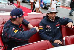 (L to R): Max Verstappen, Scuderia Toro Rosso with team mate Carlos Sainz Jr., Scuderia Toro Rosso on the drivers parade