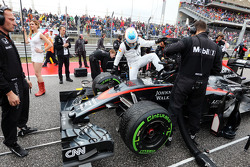 Fernando Alonso, McLaren MP4-30 sur la grille