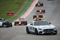 Nico Rosberg, Mercedes AMG F1 W06 leads behind the FIA Safety Car