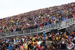 Fans en las tribunas