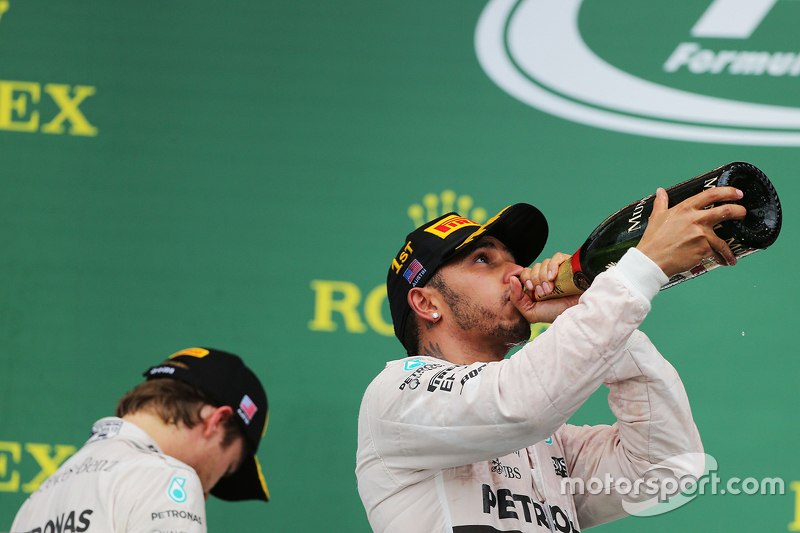 Rosberg e Hamilton no pódio