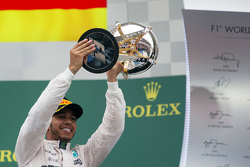 Podium: il vincitore della gara e campione del mondo Lewis Hamilton, Mercedes AMG F1 Team