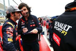 Carlos Sainz Jr., Scuderia Toro Rosso on the grid