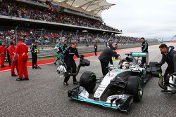 Lewis Hamilton, Mercedes AMG F1 W06 op de grid