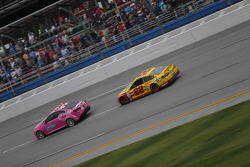 Winner Joey Logano, Team Penske Ford follows the pace car to the checkered flag