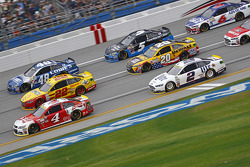 Kevin Harvick, Stewart-Haas Racing Chevrolet, Joey Logano, Team Penske Ford, Jimmie Johnson, Hendrick Motorsports Chevrolet, Brad Keselowski, Team Penske Ford, Matt Kenseth, Joe Gibbs Racing Toyota, Kasey Kahne, Hendrick Motorsports Chevrolet, Ryan Blaney, Wood Brothers Racing Ford et Ricky Stenhouse Jr., Roush Fenway Racing Ford